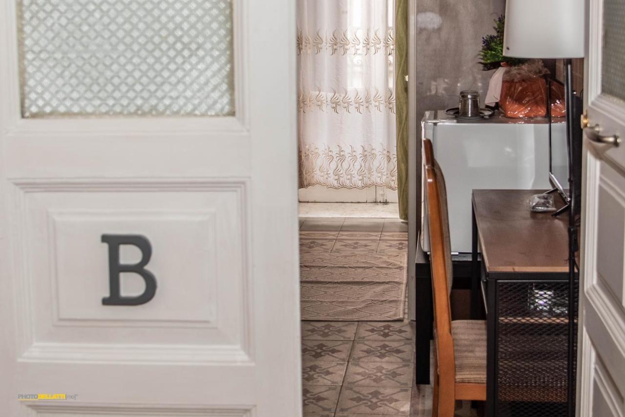 Victoria Suite Casa Vacanza 타란토 외부 사진